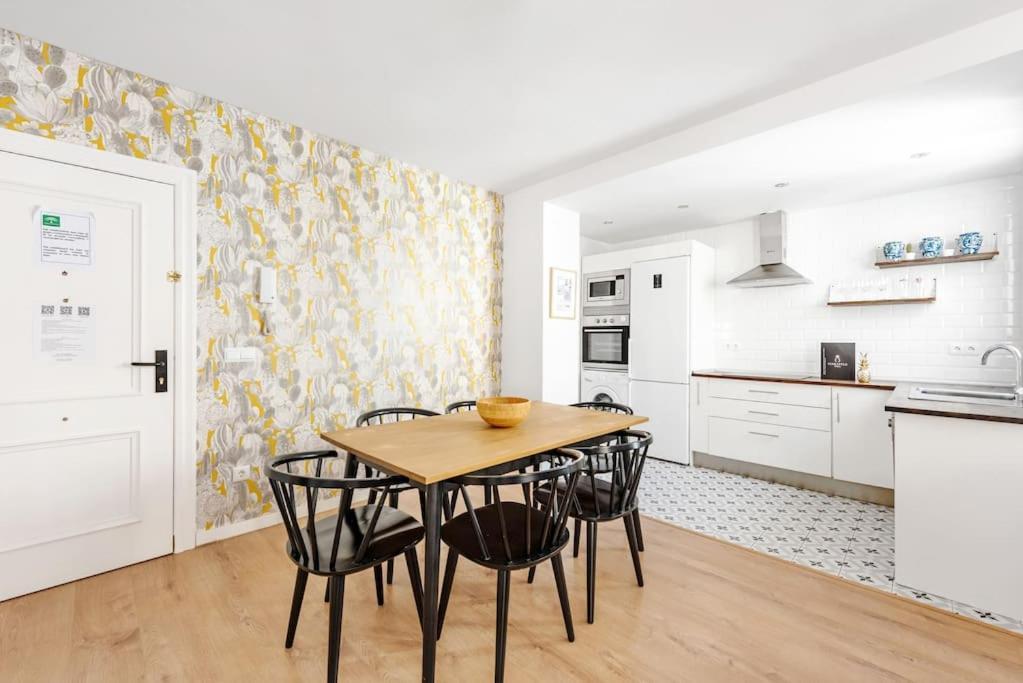 Grand T4 Andalou En Plein Centre De Malaga Ideal Familles Exterior photo